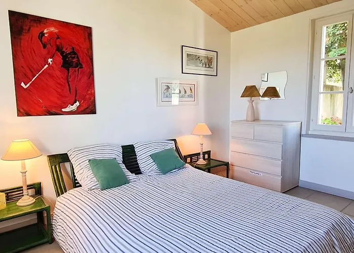 Villa Dans Le Centre De La Couarde, Superbe Familiale *