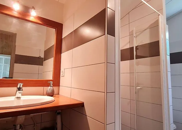 Dans Le Centre De La Couarde, Superbe Familiale *