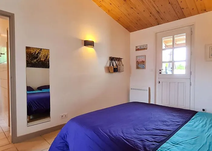 Dans Le Centre De La Couarde, Superbe Familiale * La Couarde-sur-Mer