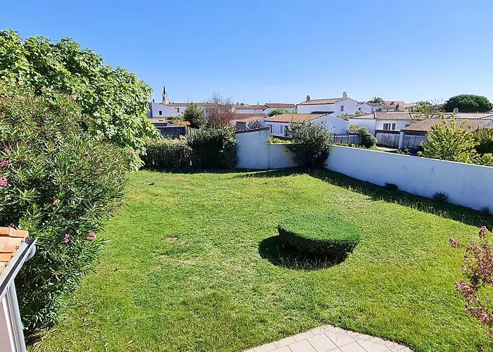 Dans Le Centre De La Couarde, Superbe Familiale Villa *