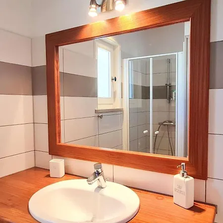 Dans Le Centre De La Couarde, Superbe Familiale Villa *