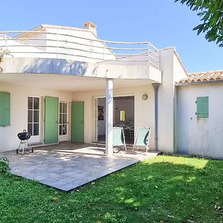 Dans Le Centre De La Couarde, Superbe Familiale