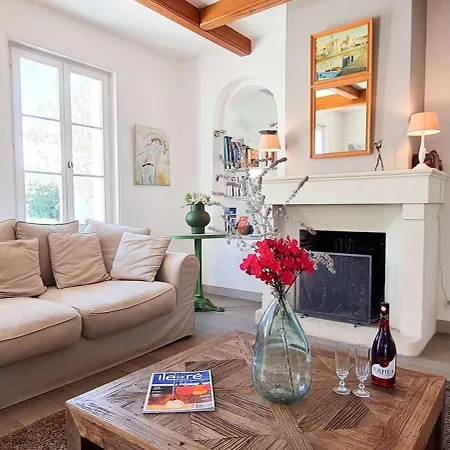 Dans Le Centre De La Couarde, Superbe Familiale * לה קווארד-סור-מר