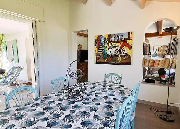 Villa Dans Le Centre De La Couarde, Superbe Familiale